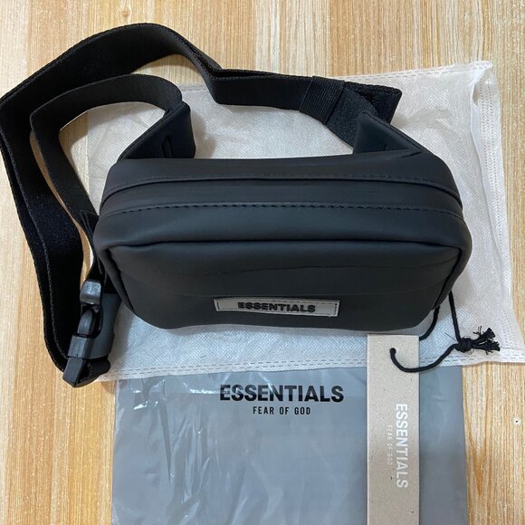 Essentials Belt Pouch Black - Picture 3 of 8